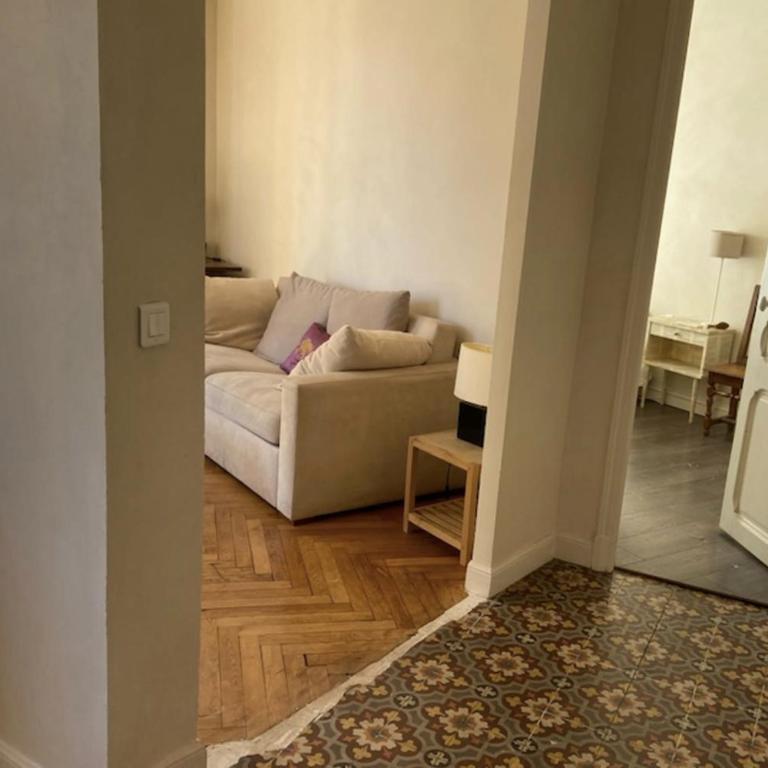 Nice 56m with balcony in rotunda near the sea - Appartement - 8