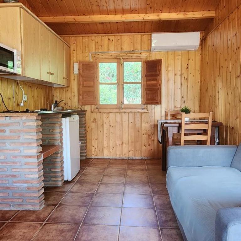 Los Pedregales Complejo Rural - Bungalow con vistas al jardín - 6