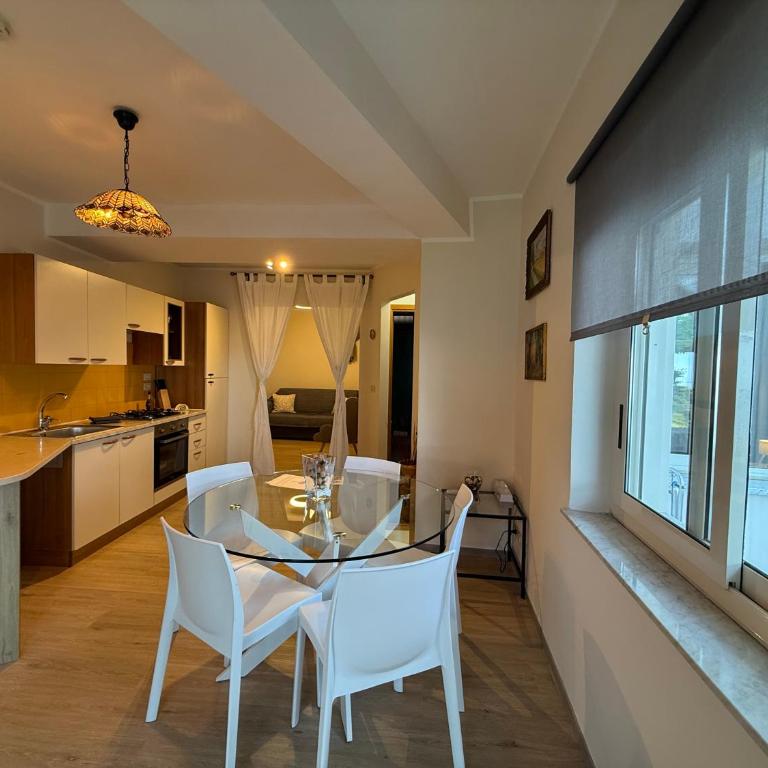 The Lemon Tree - Two-Bedroom Apartment - 6