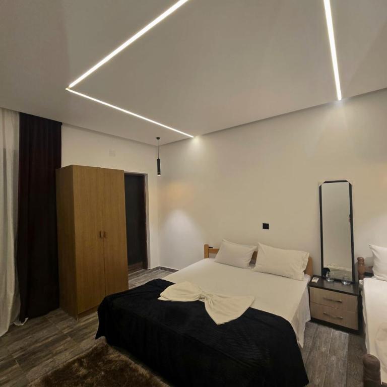 Lula Apartments 2 - Triple Room with Balcony - 4