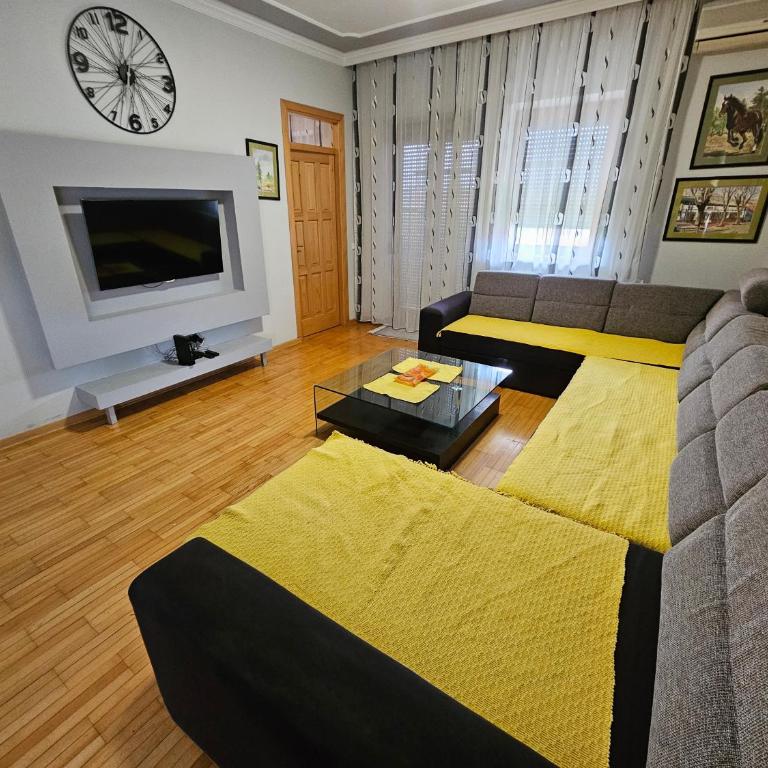 Zora apartment - Three-Bedroom Apartment - 2