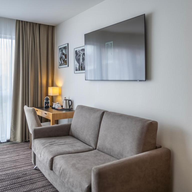 Brit Hotel Strasbourg Le Lodge - Chambre Familiale - 5
