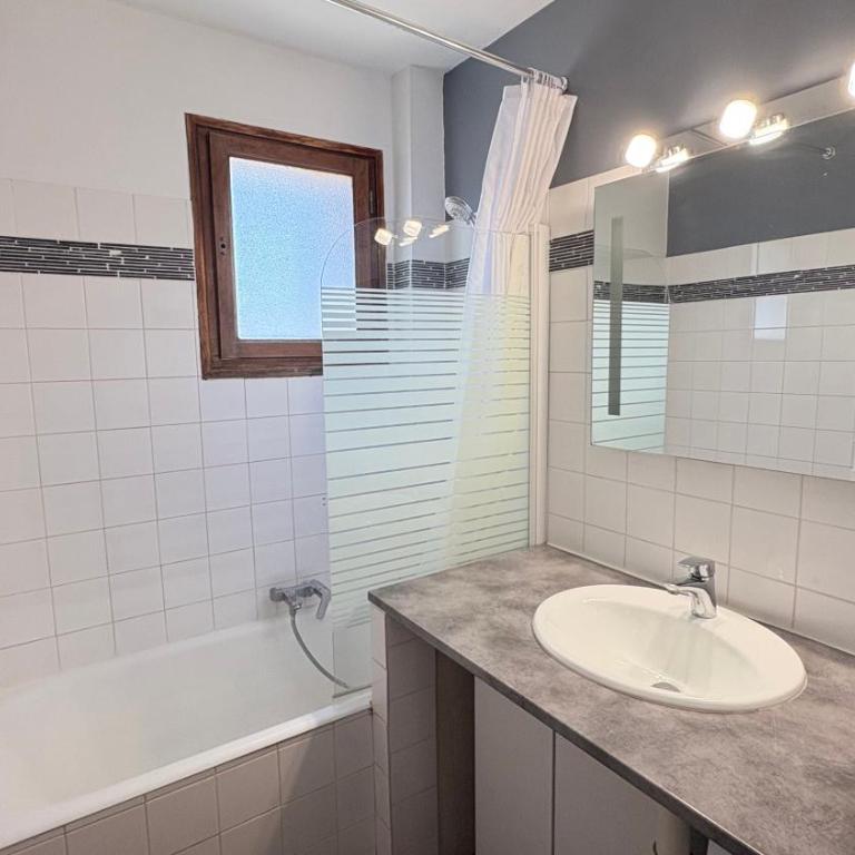 Confortable appartement familial, vue, baignoire - Appartement - 23