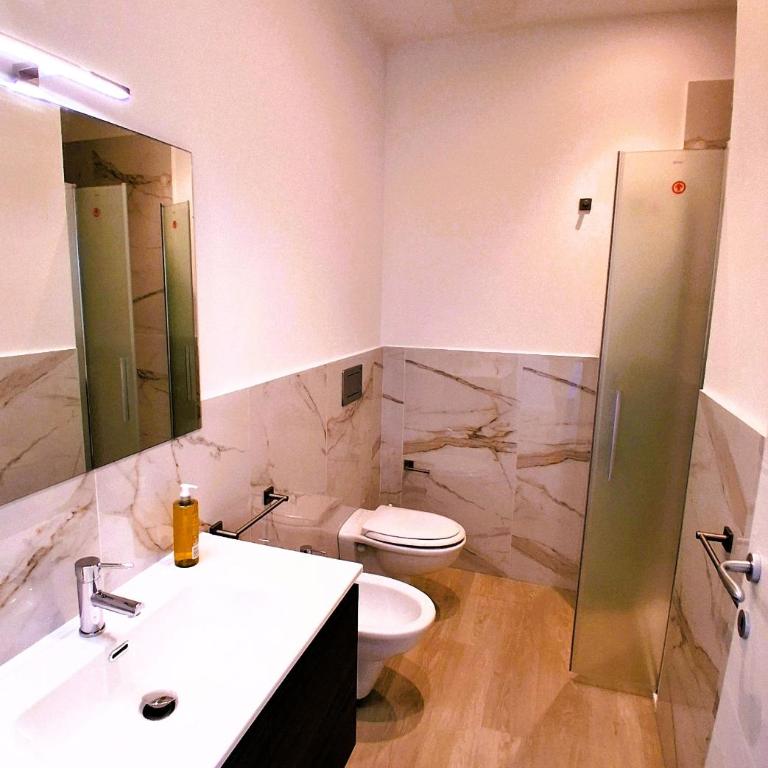 Virgy White rooms - Camera Matrimoniale con Bagno Privato - 10