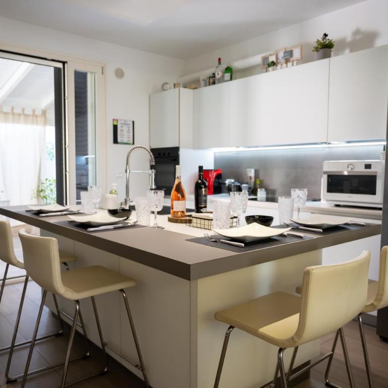LikeHome Mediterraneo- Villa exclusive -3 rooms-6pxs - Villa con 3 Camere da Letto - 8