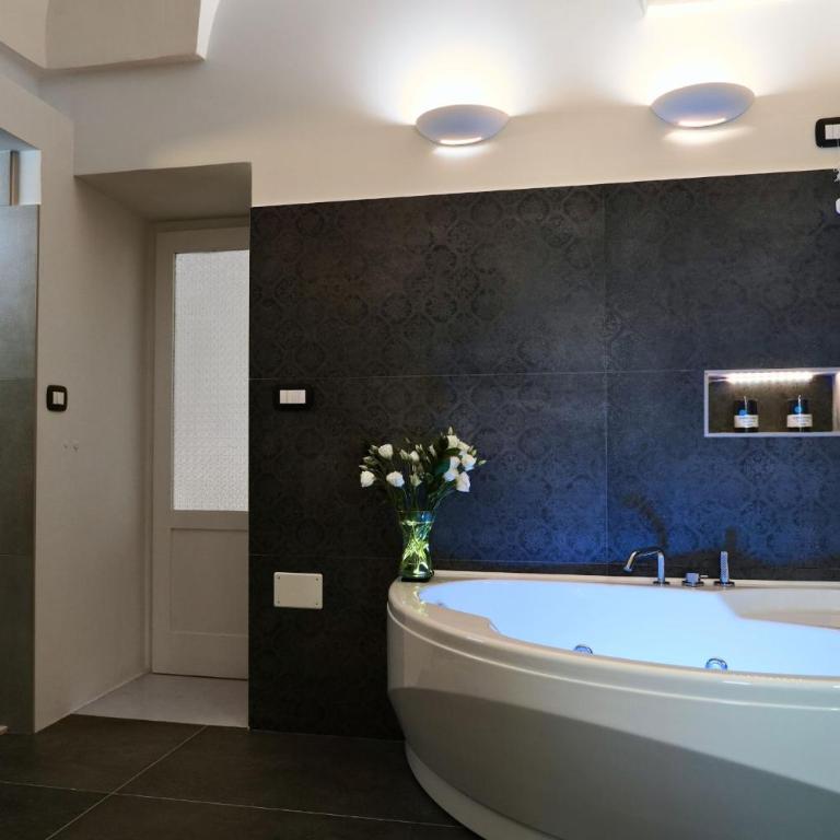 Palazzo Sozzi Luxury - ANTICO SPLENDORE nel CUORE di OSTUNI - King Room with Spa Bath - 41