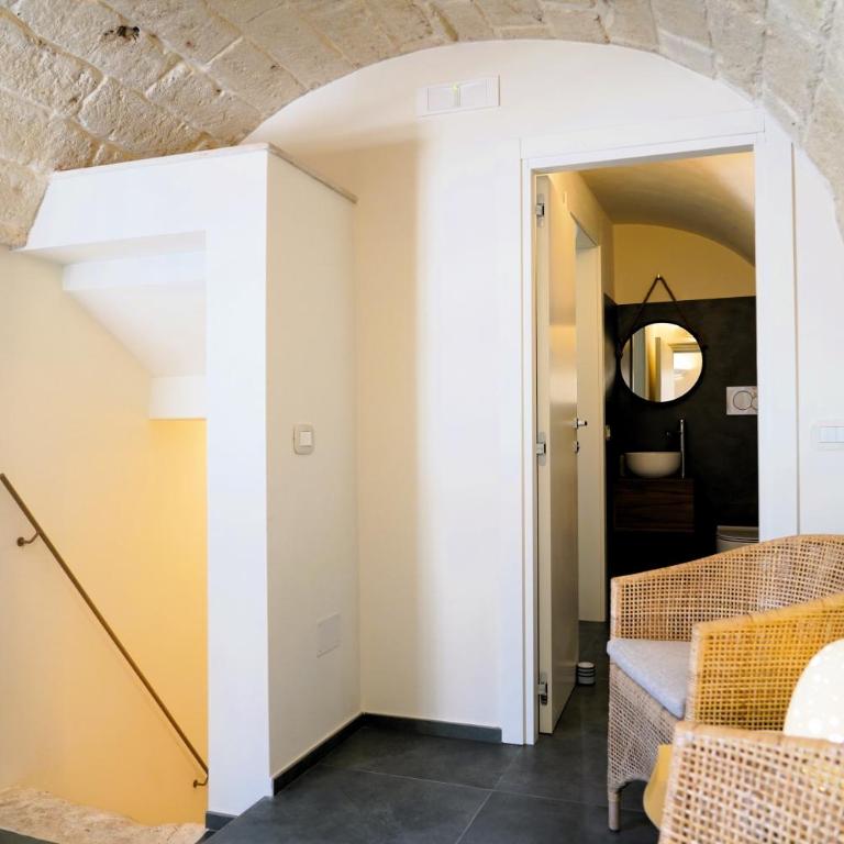 Palazzo Sozzi Luxury - ANTICO SPLENDORE nel CUORE di OSTUNI - King Room with Spa Bath - 48