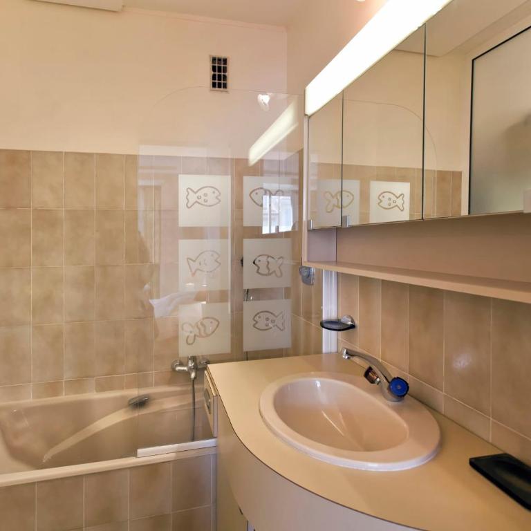 REF 1233 - Cannes Croisette - Apartment for rent - Apartment - 9