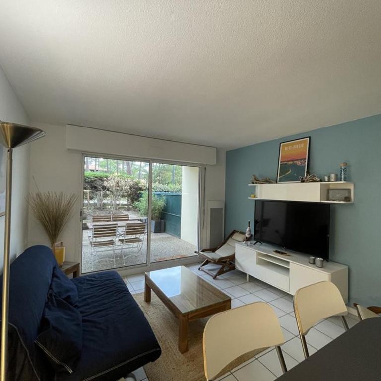 Agréable T2 avec piscine et parking dans résidence - Appartement 1 Chambre - 4