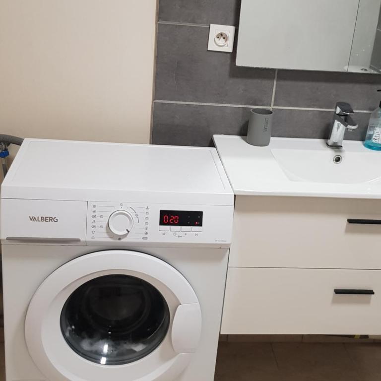 Appartement en duplex, proche du centre ville, parking privé - Appartement 2 Chambres - 13