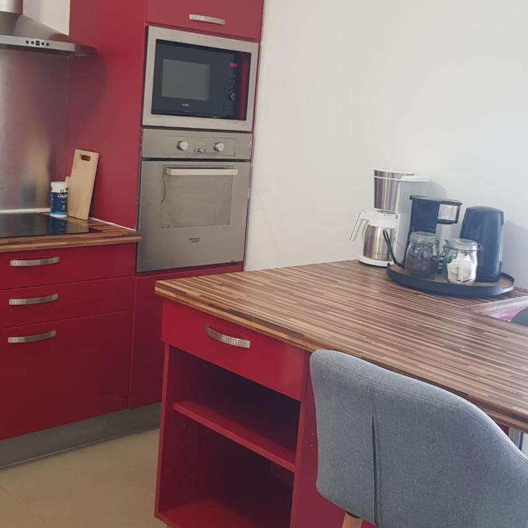 Appartement en duplex, proche du centre ville, parking privé - Appartement 2 Chambres - 6