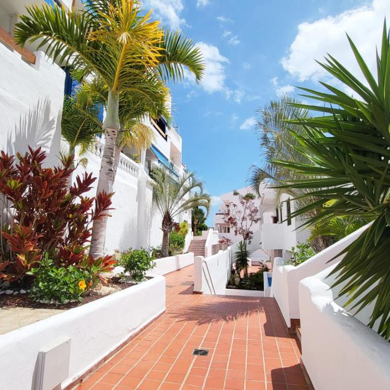Tranquil Studio Apartment Communal Heated Pool - Estudio con balcón - 13