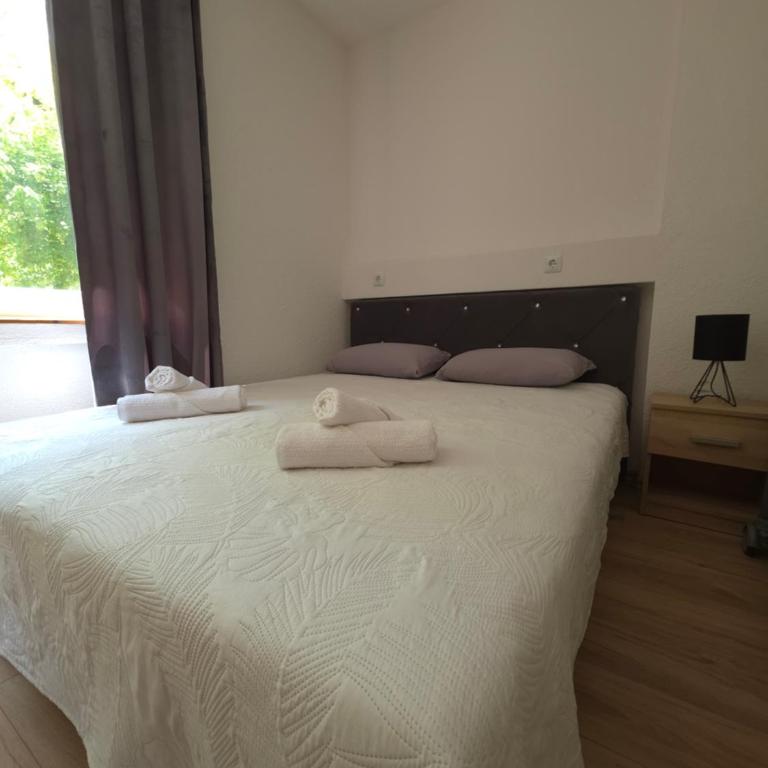 Lux Una City - One-Bedroom Apartment - 1