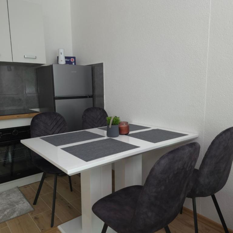 Lux Una City - One-Bedroom Apartment - 3
