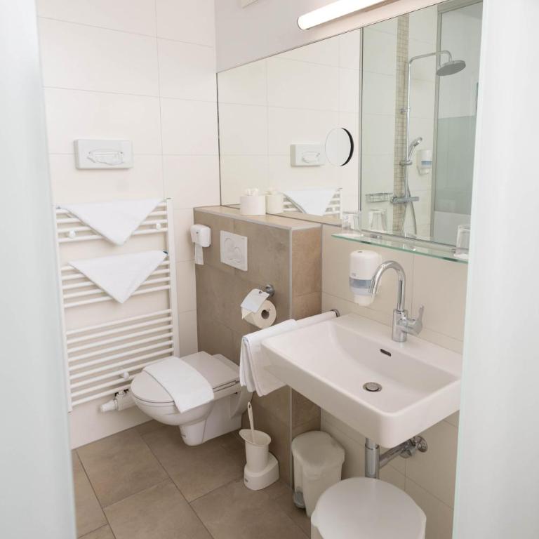 Hotel Garni Wurzer - Doppelzimmer mit Seeblick - 2
