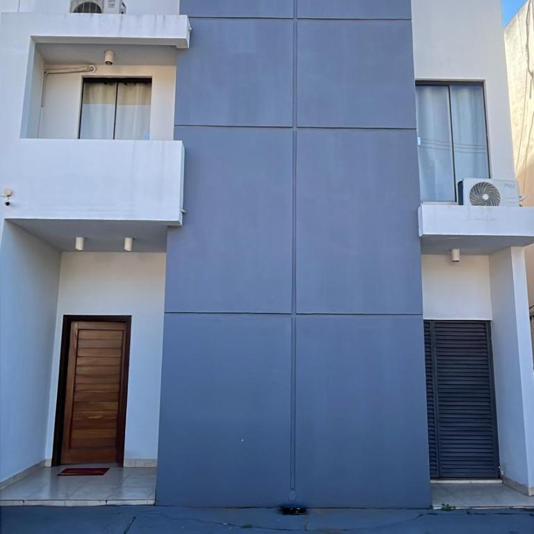 Duplex a metros del the aeropuerto - Casa de 3 dormitorios - 2