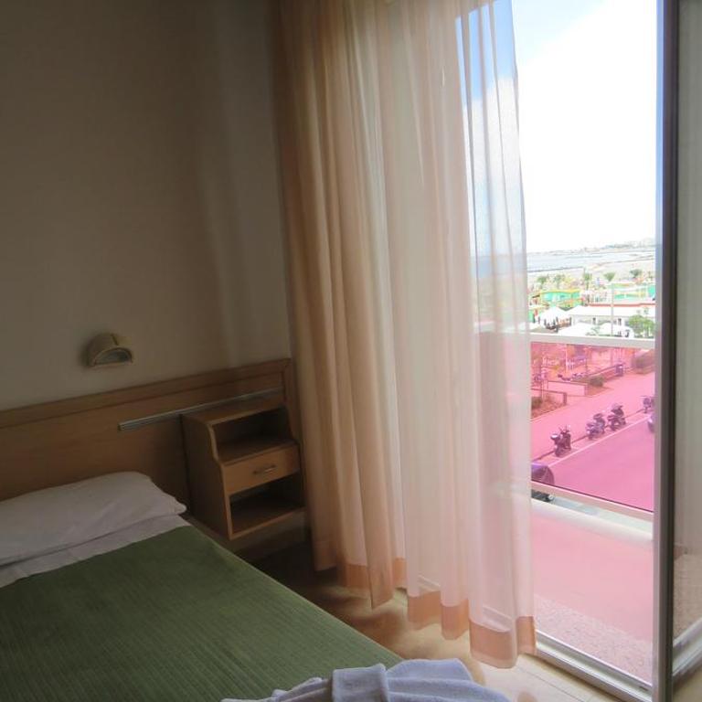Hotel Cliff - Camera Matrimoniale/Doppia con Letti Singoli con Vista Mare - 4