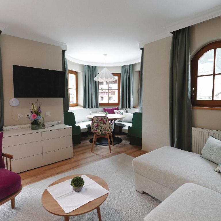 Alpenschlössl Boutique Appartements & Rooms - Apartment mit 2 Schlafzimmern mit Balkon und Terrasse - 11