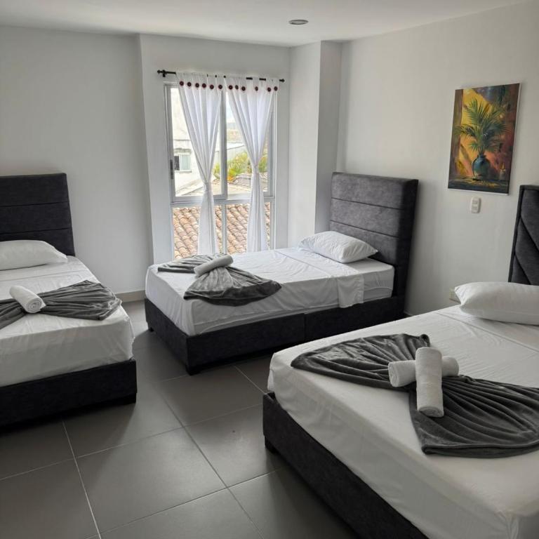 Hotel San Miguel src - Habitación Familiar Deluxe - 5