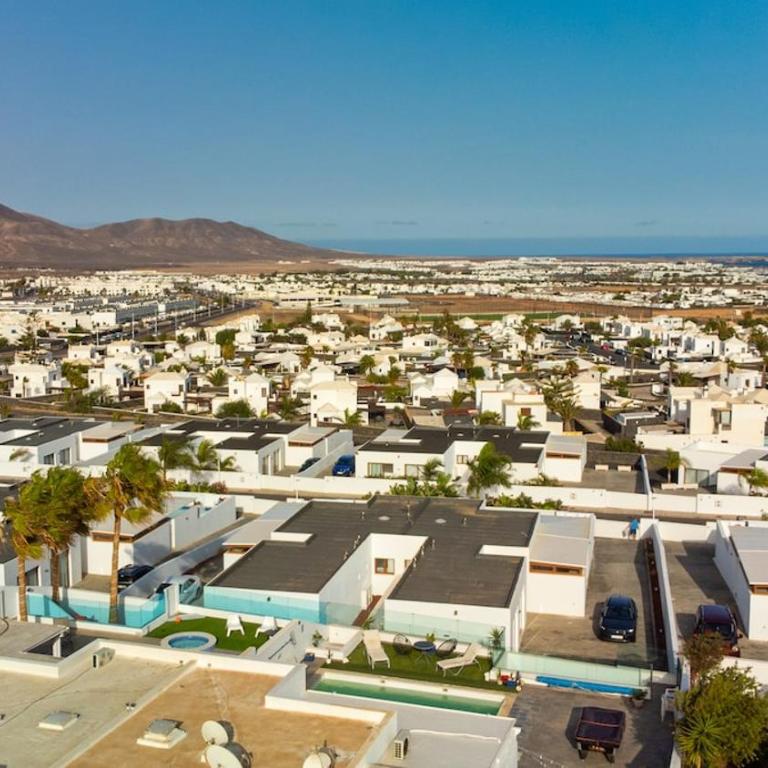 Casa Serena Panoramic Views, AC and Pool - Three-Bedroom House - 6
