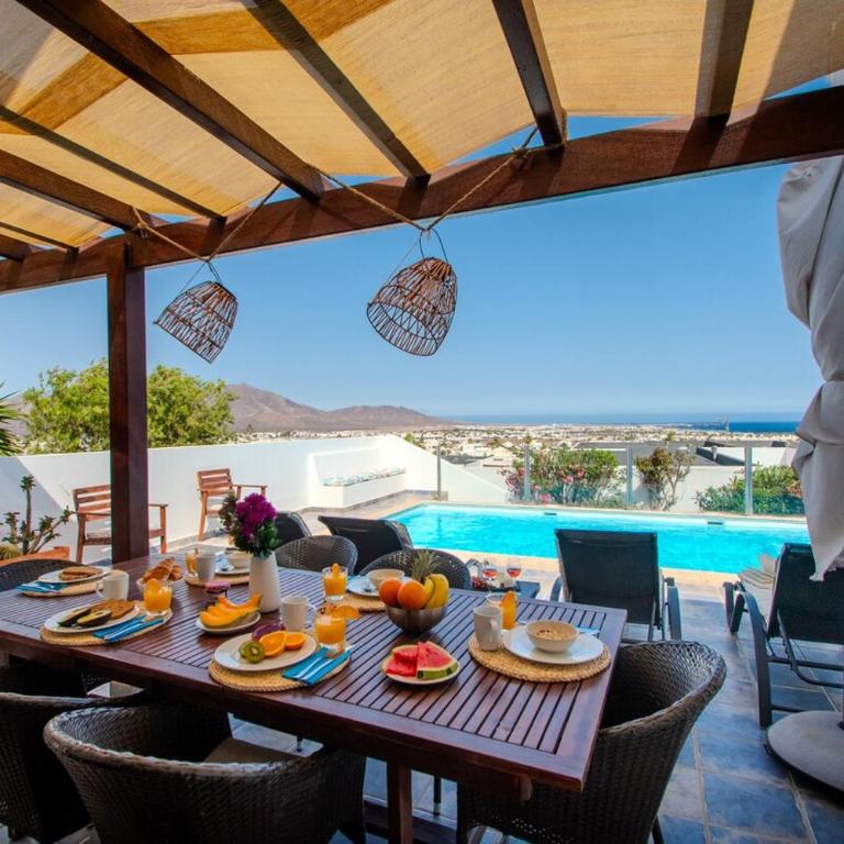 Casa Serena Panoramic Views, AC and Pool - Three-Bedroom House - 9