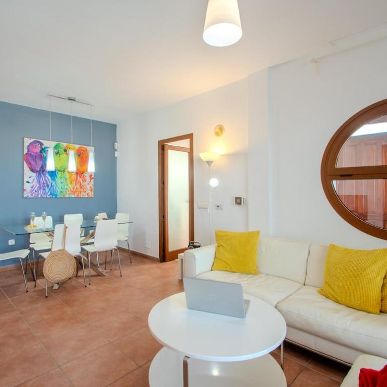 Casa Serena Panoramic Views, AC and Pool - Three-Bedroom House - 12