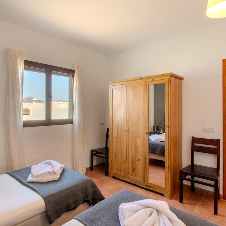 Casa Serena Panoramic Views, AC and Pool - Three-Bedroom House - 23
