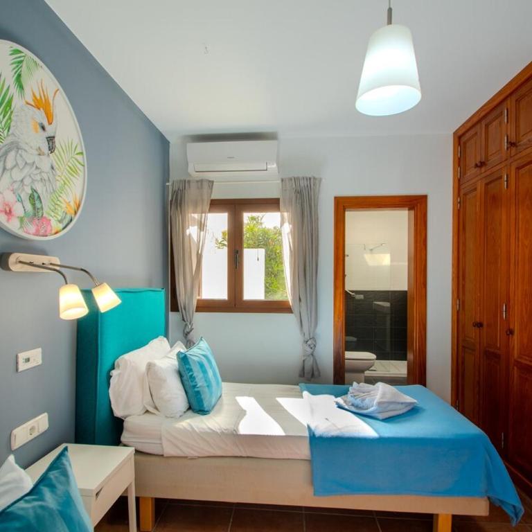 Casa Serena Panoramic Views, AC and Pool - Three-Bedroom House - 37