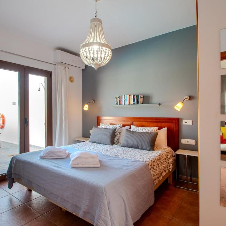 Casa Serena Panoramic Views, AC and Pool - Three-Bedroom House - 38