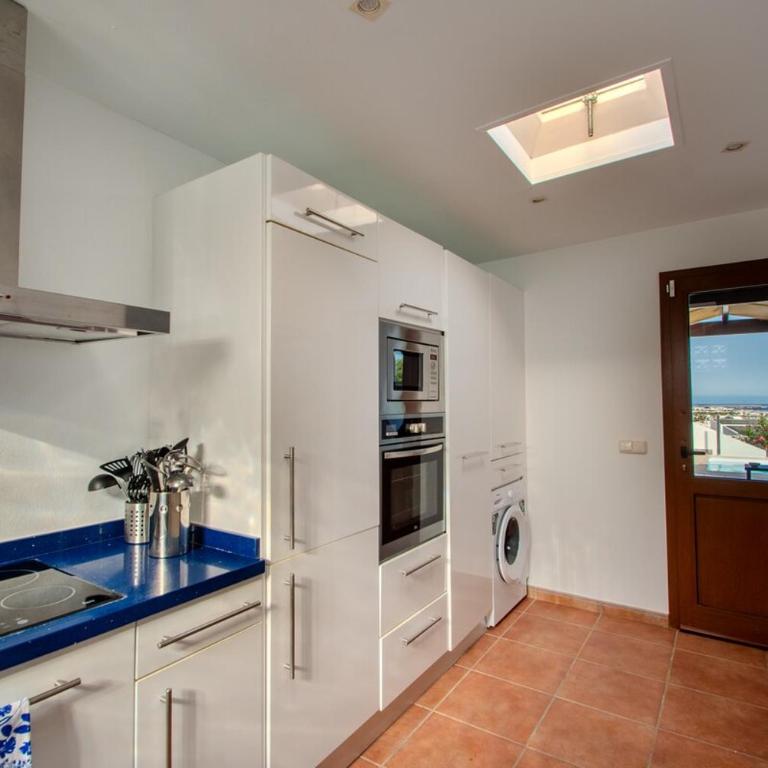 Casa Serena Panoramic Views, AC and Pool - Three-Bedroom House - 44