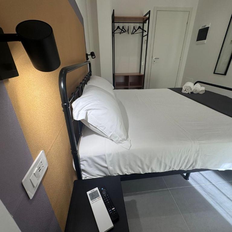 Meraviglia B&B - Salerno Centro Close to the Station and Pier - Camera Matrimoniale Deluxe con Balcone - 6