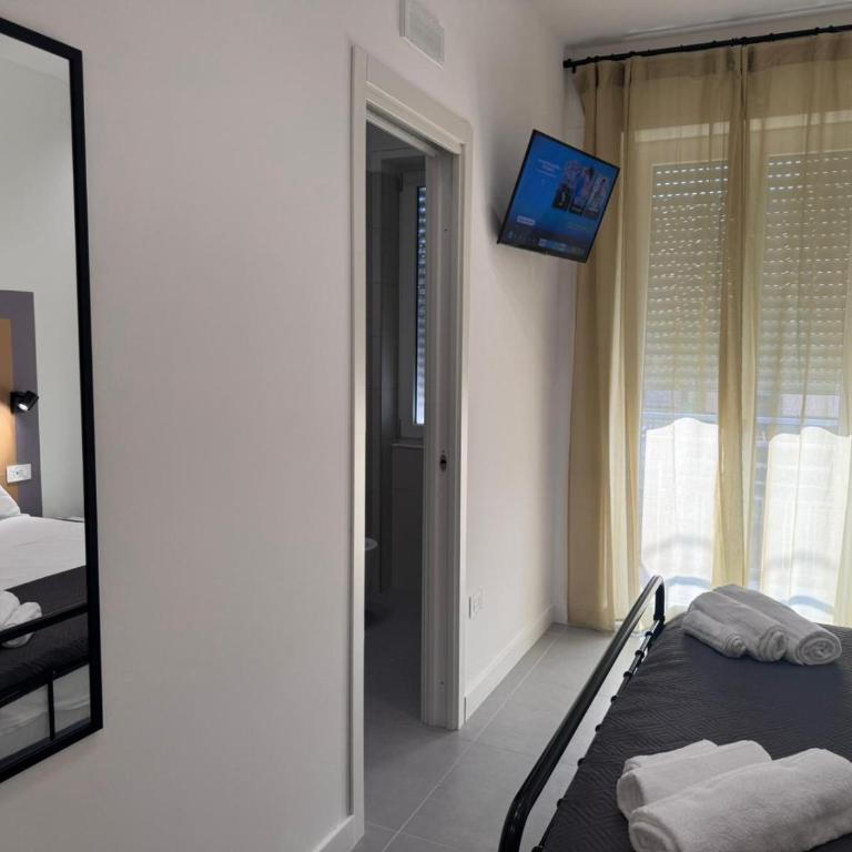 Meraviglia B&B - Salerno Centro Close to the Station and Pier - Camera Matrimoniale Deluxe con Balcone - 5