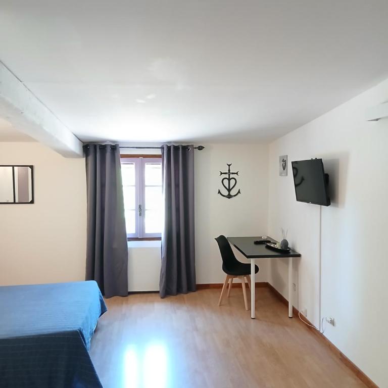 Mas d'Alivon - Chambre Familiale - Vue sur Jardin - 5