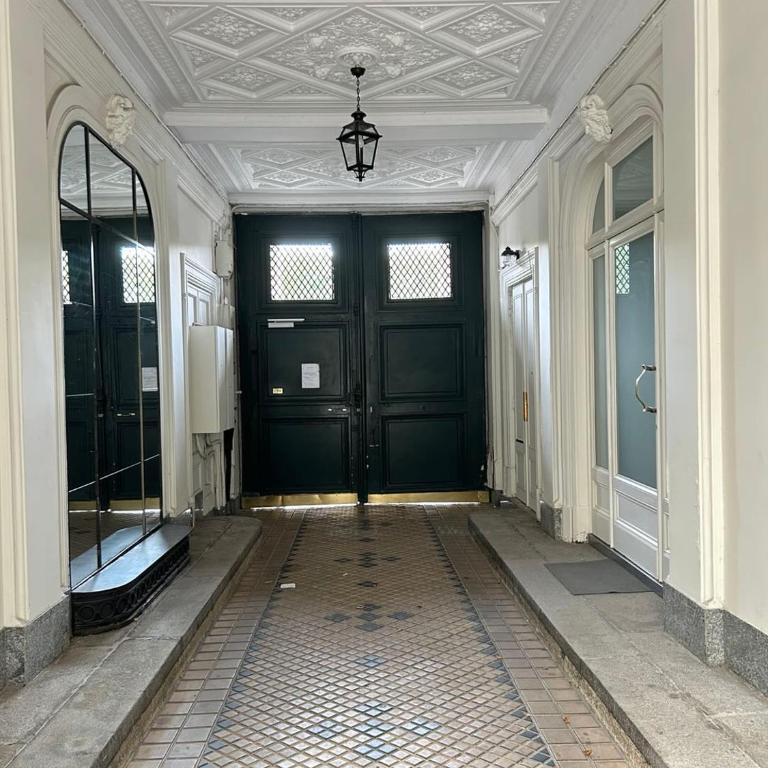 Spacious Parisian Flat Louvre Steps Eiffel Tower Access - Appartamento con 2 Camere da Letto - 7