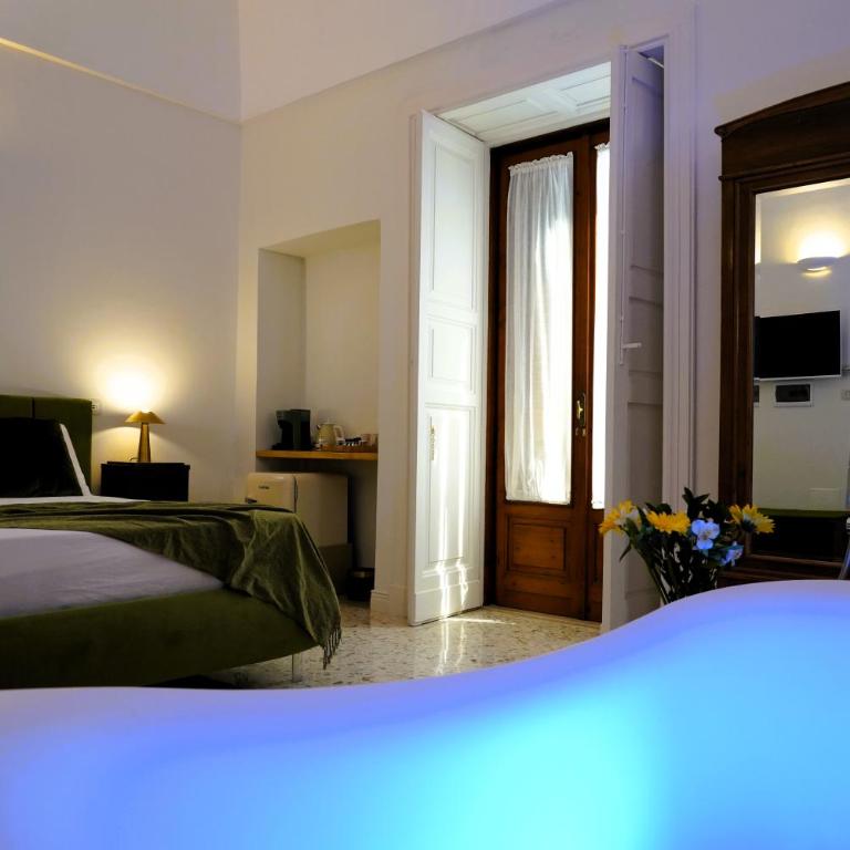 Palazzo Sozzi Luxury - ANTICO SPLENDORE nel CUORE di OSTUNI - Deluxe Double Room with Bath - 2