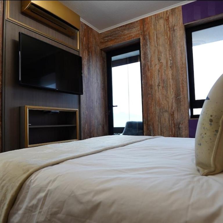 Cerati Apartment frente al metro Irarrazaval - One-Bedroom Apartment - 20