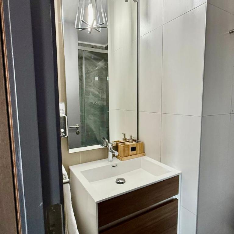 Cerati Apartment frente al metro Irarrazaval - One-Bedroom Apartment - 23