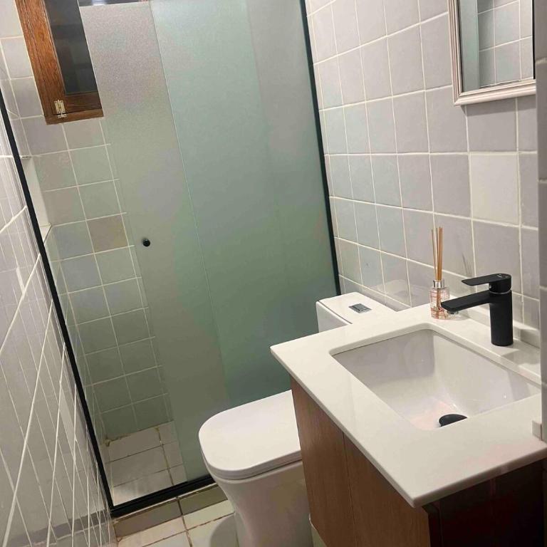 Cozy y Quiet House with Private Garden - Three-Bedroom Apartment - 13