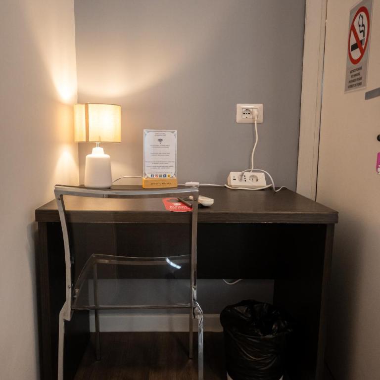 Gate 40 Roma - Single Room with Private Internal Bathroom - 9