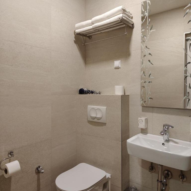 Central Point Privilege Apartments - Studio - 6