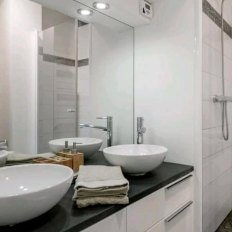 Le Clos St Georges - One-Bedroom Apartment - 13