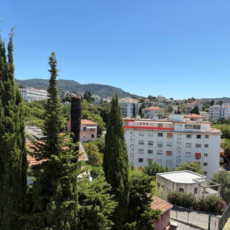 Stunning 2 bedroom apartment with Terrace and Sea view, Nice Cimiez Liberation - Appartement 2 Chambres avec Terrasse et Vue sur la Mer - 13