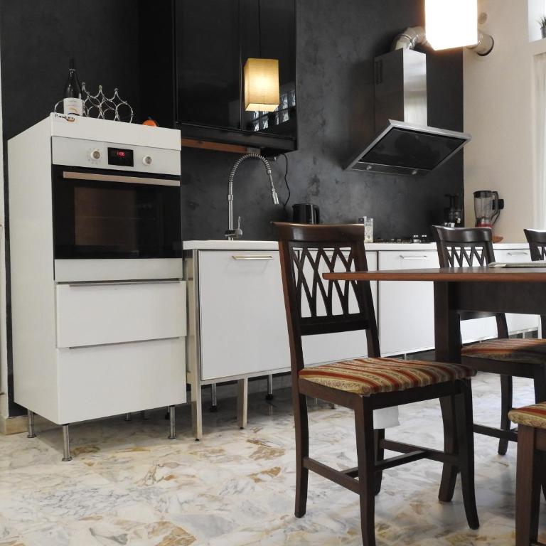 Cavaliere Suites Catania - Appartamento con 2 Camere da Letto - 9