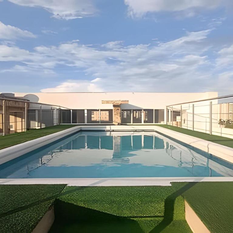 Piscina, jacuzzi en la flora Cali - Estudio - 2