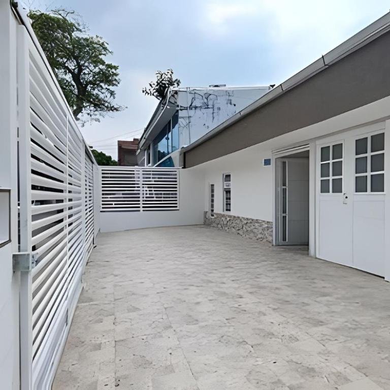 Alojamiento moderno Frente a Chipichape, ideal! - Apartamento - 20