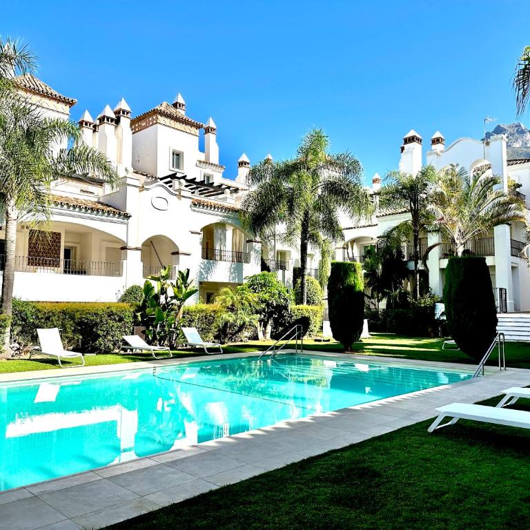 Duplex-penthouse with stunning panoramic view - Suite with Mountain View - 33