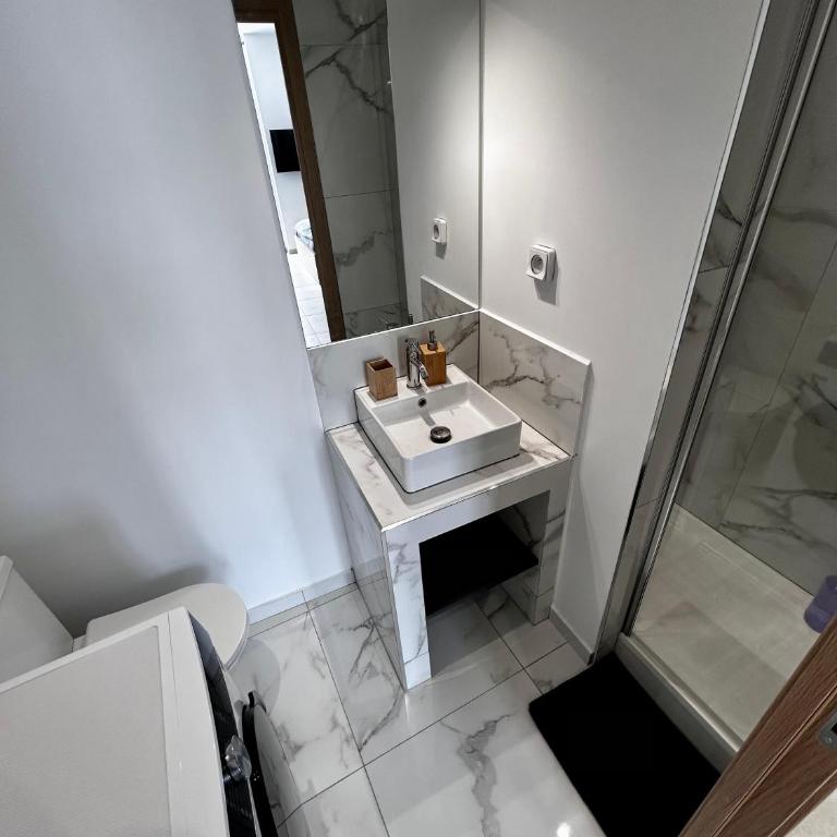 Appartement vue imprenable Vieux-Port et Notre Dame - Studio - Vue sur Mer - 9