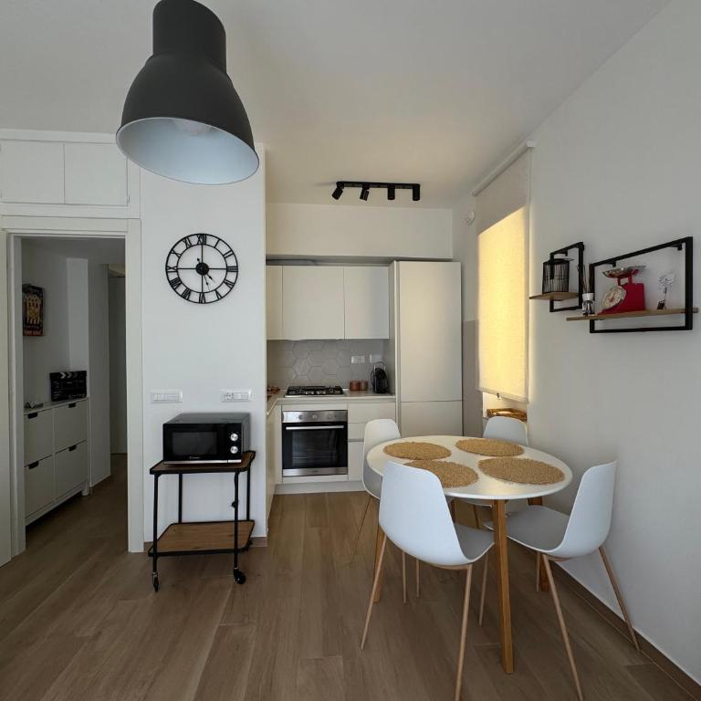 Apartment Cinecittà - Metro A Lucio Sestio - 15 min to center - One-Bedroom Apartment - 1