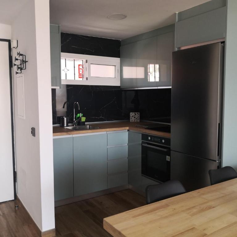 Blue Ocean Apartments - Two-Bedroom Apartment with Terrace and Sea View - 14