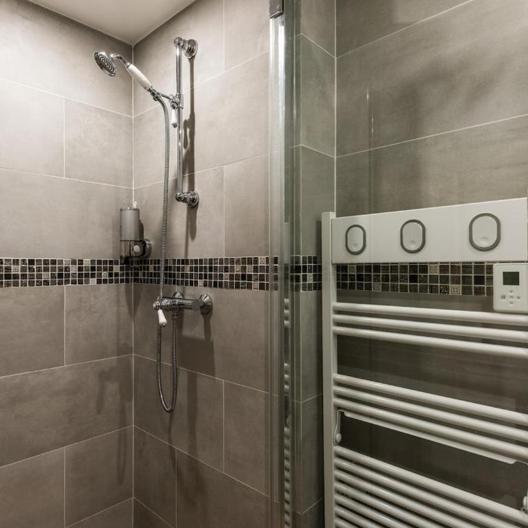 Saint Raphael appartement 4 étoiles neuf en rez de jardin privatif - Appartamento con 2 Camere da Letto - 25